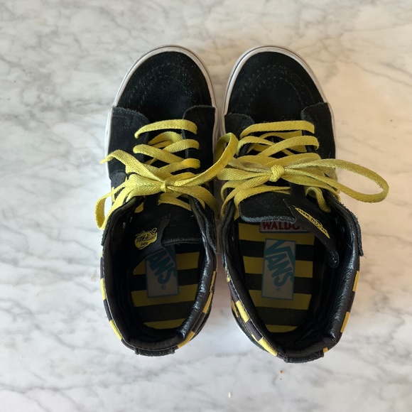 Vans Limited Edition Where's Waldo? Sk8-Hi Big Kid Size 4.5 or Womens Si… - Picture 10 of 16